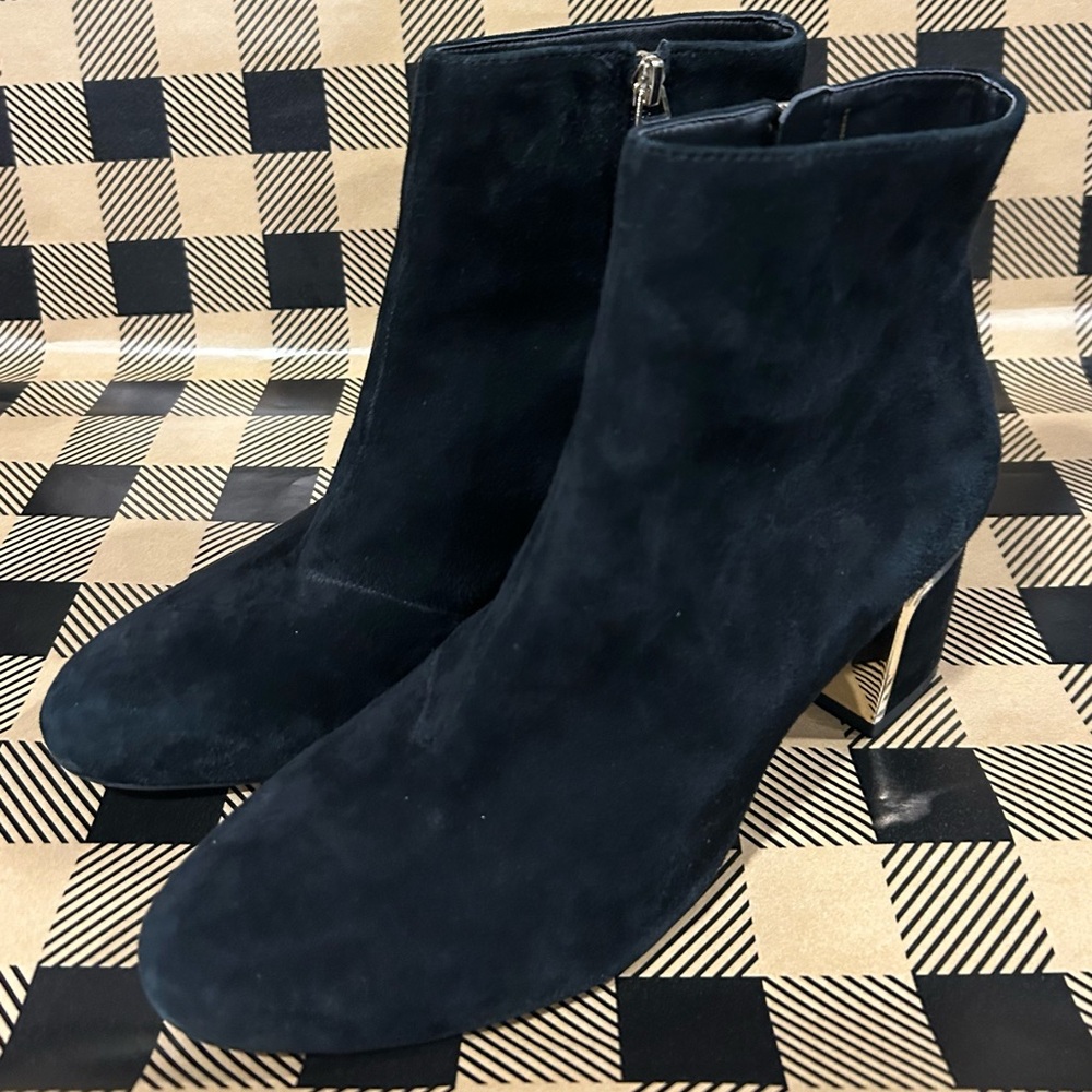 DKNY Elegant Black Suede Ankle Boots